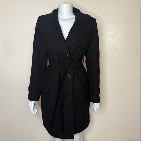 Black removable faux fur on collar belted pea coat - Picture 8 of 12